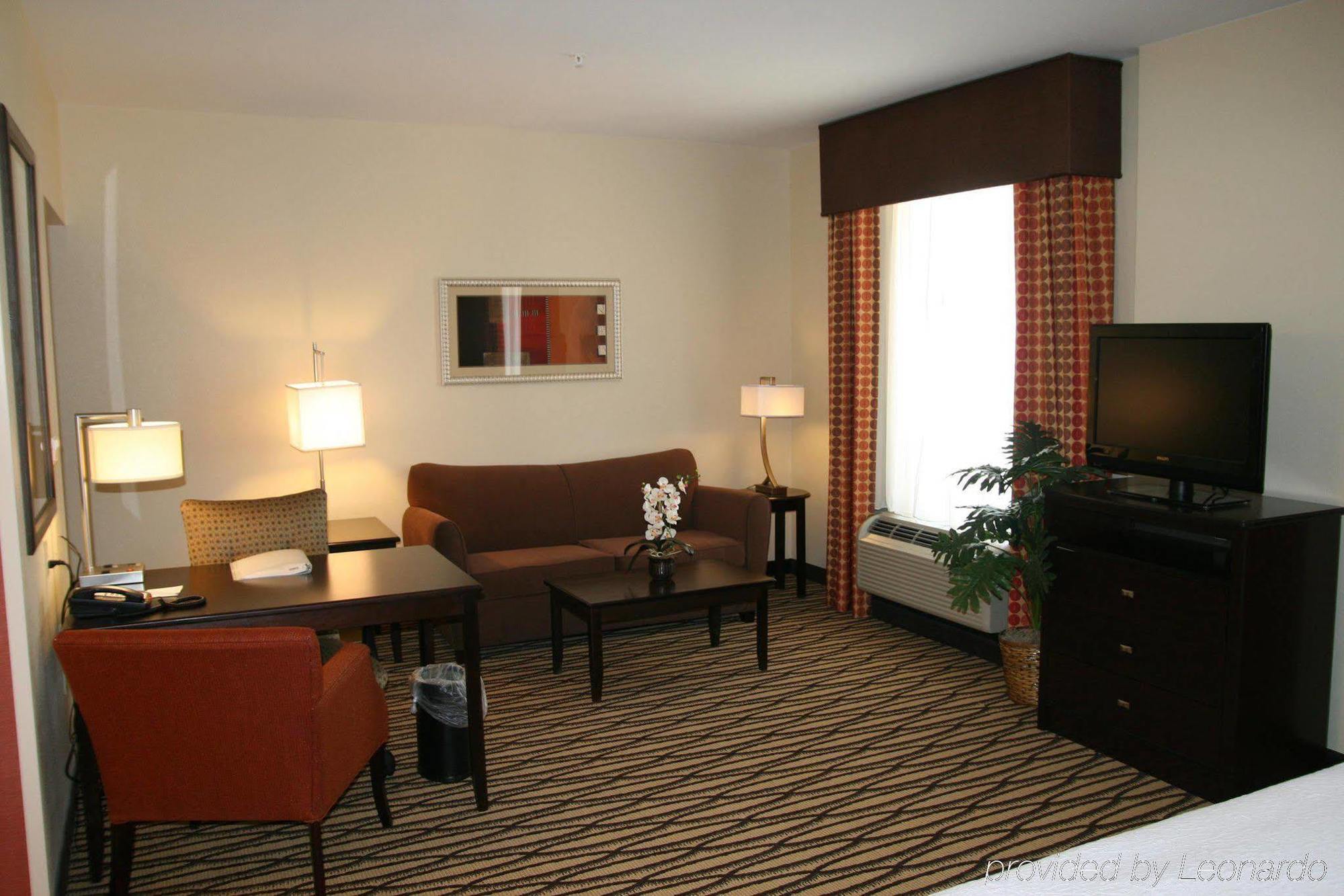 Hampton Inn & Suites Morgan City Room photo